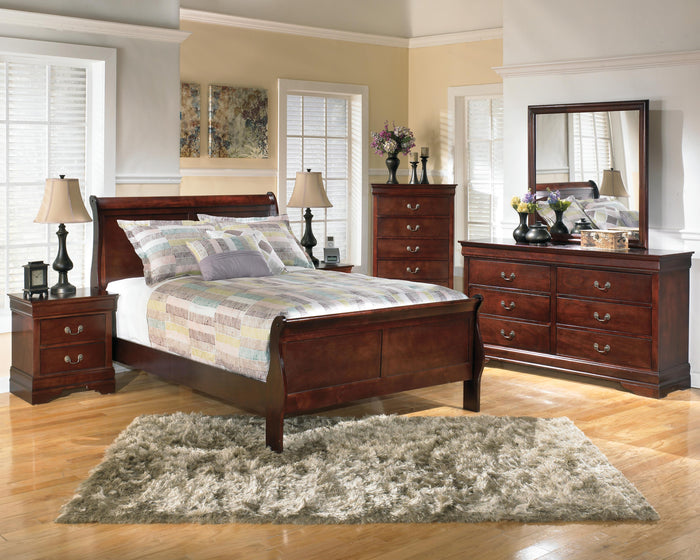 Alisdair Reddish Brown Alisdair Full Sleigh Bed - Brand New