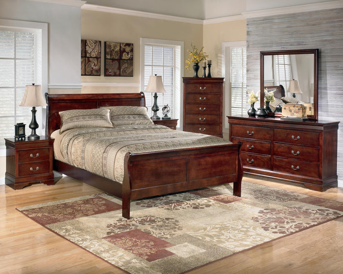Alisdair Reddish Brown Alisdair Queen Sleigh Bed - Brand New