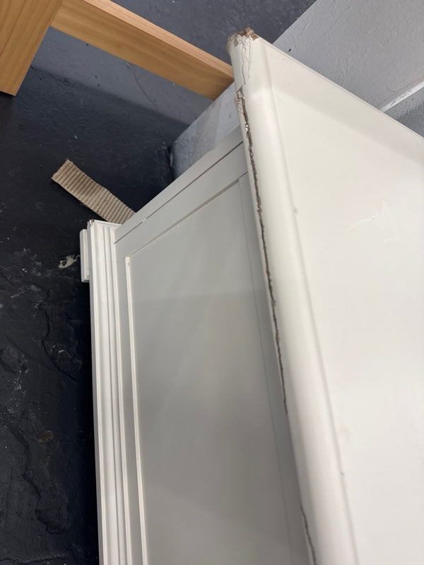 Charlestown White 48" Lift Top Coffee - Brand New