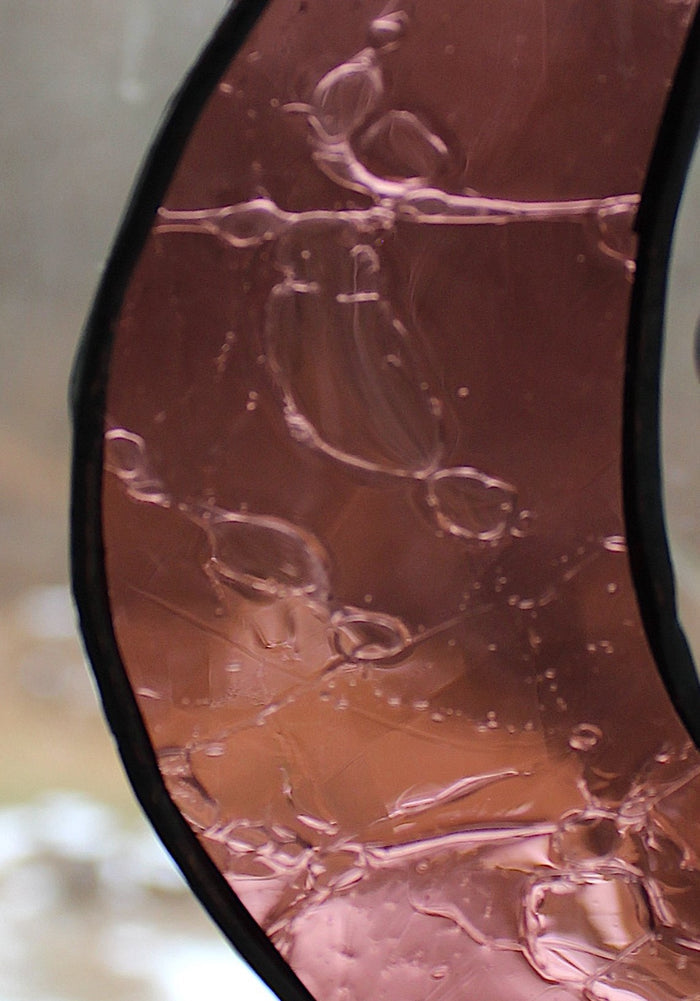 crescent mooncatcher: mauve crackle with black rainbow aura orb