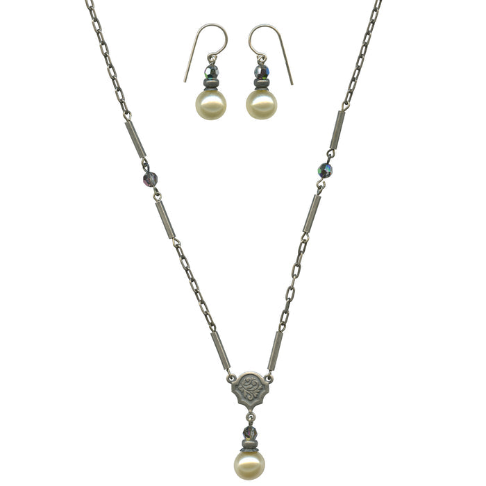 Owen Glass Collection Hyde Park 1 pearl and crystal earrings and necklace set featuring elegant jewelry with pearls and sparkling crystals.