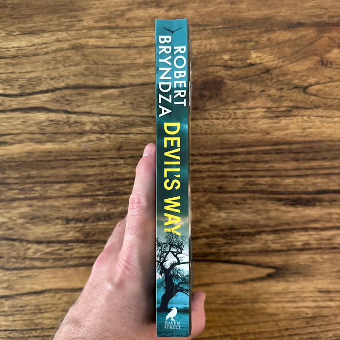 Devil's Way (Private Investigator Kate Marshall #4)