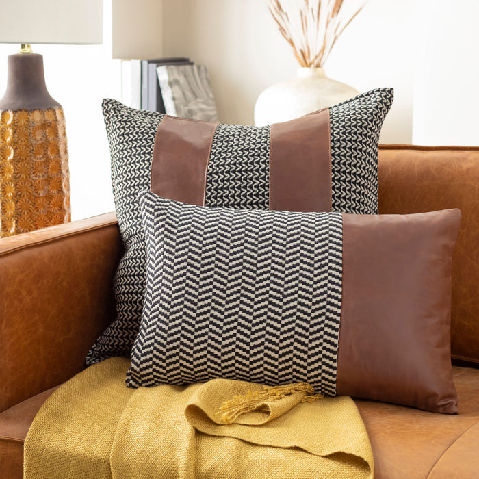 Fiona Pillow FNA-002