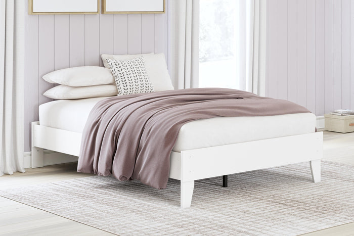Hallityn White Full Platform Bed - Brand New
