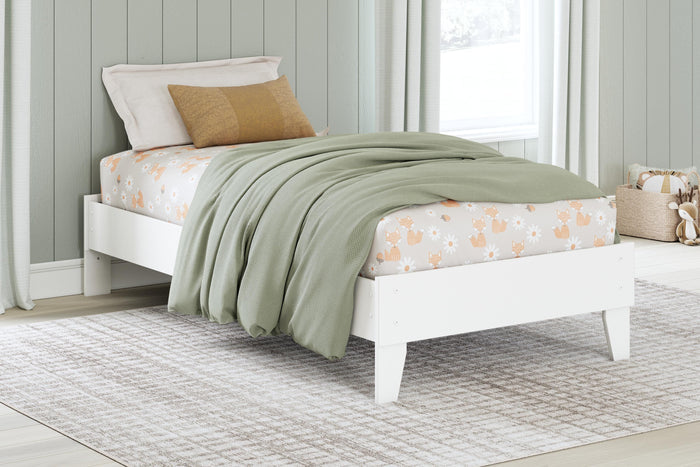 Hallityn White Twin Platform Bed - Brand New