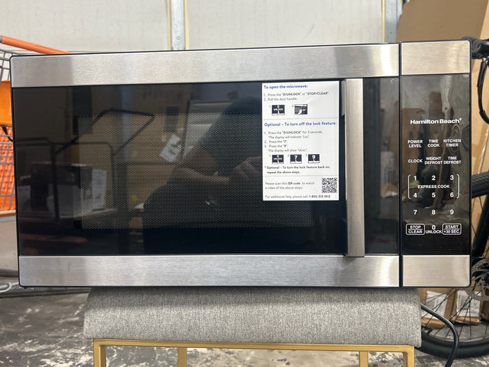 Hamilton Beach 1.6 Cu ft Sensor Cook Countertop Microwave Oven in Stainless Steel, New - Brand New