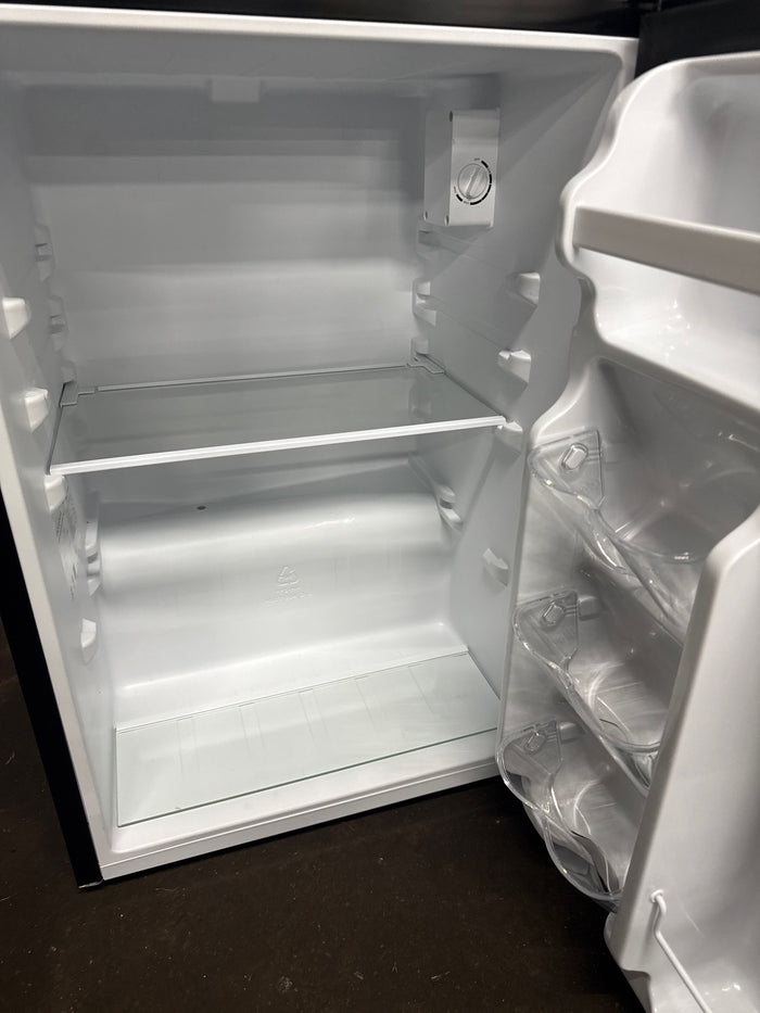 Insignia - 2.7 Cu. Ft. Mini Fridge with Door Storage - Black - Brand New