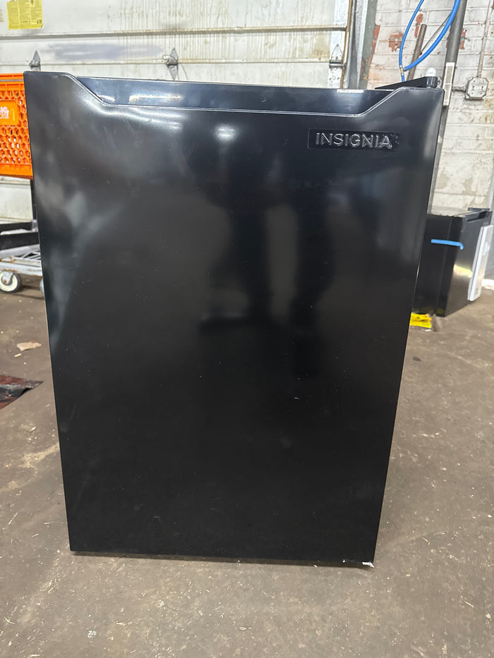 Insignia - 2.7 Cu. Ft. Mini Fridge with Door Storage - Black - Brand New