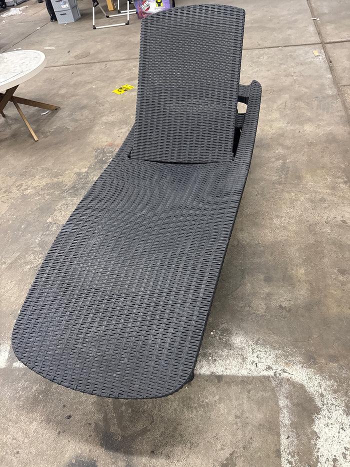 Member's Mark Padded Wicker Chaise Lounger - Display Model