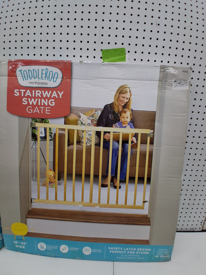 North States White 30 in. H X 28-42 in. W Wood Child Safety Gate - Brand New