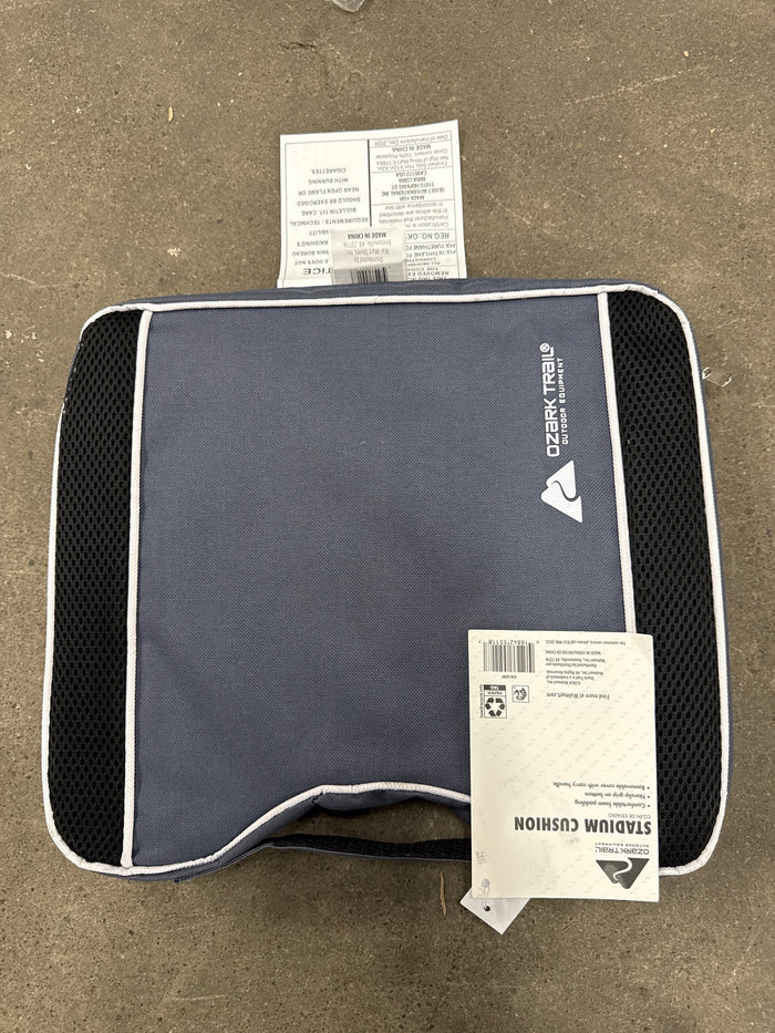 Ozark Trail 430-GRAY Gray and Black Stadium Cushion - Brand New