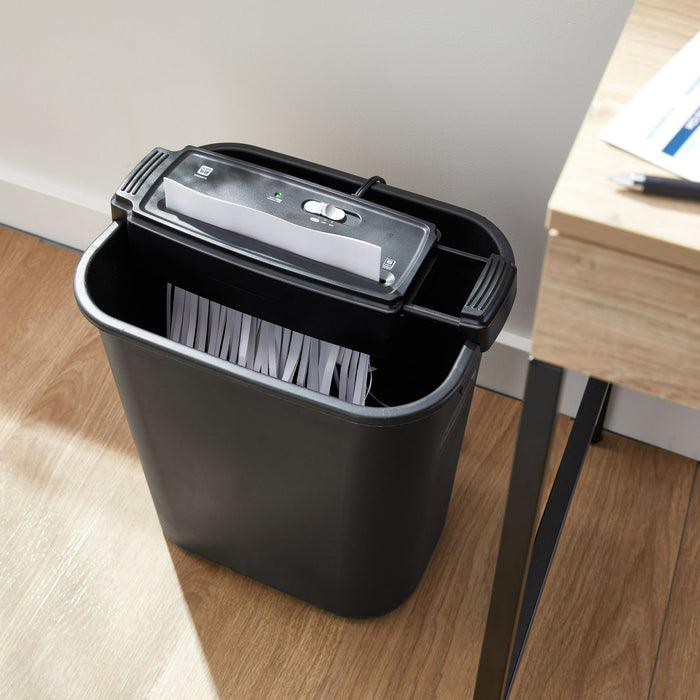 Pen+Gear 6-Sheet Strip Cut Credit Card & Paper Shredder, Black - Brand New