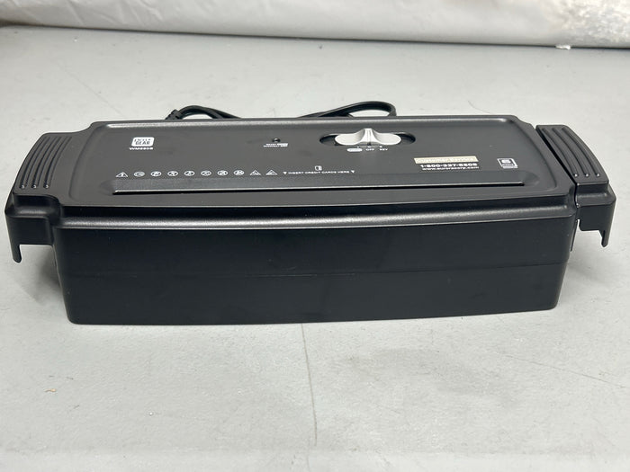 Pen+Gear 6-Sheet Strip Cut Credit Card & Paper Shredder, Black - Brand New