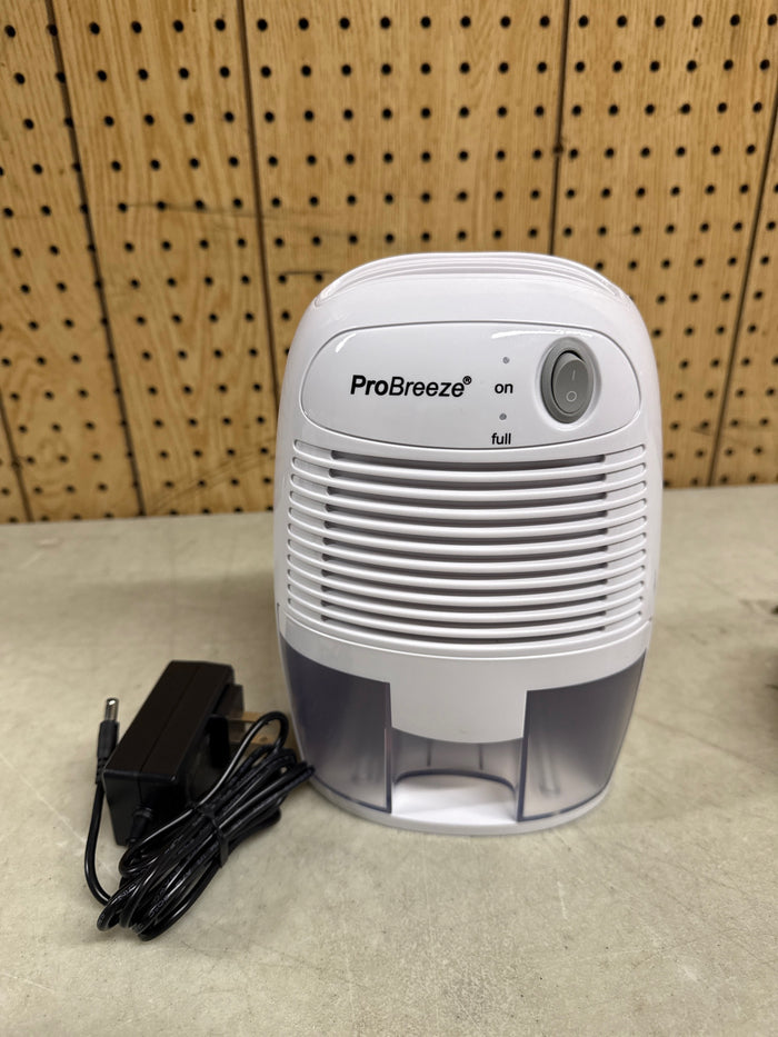 Pro Breeze 1 Pint Portable Dehumidifier Ultra Quiet 17oz Dehumidifier for Rooms up to 215 sqft, Closet - Brand New
