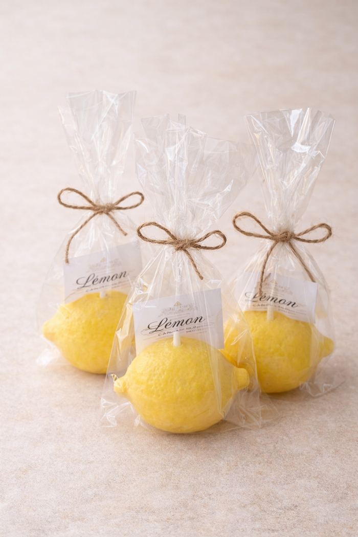 Realistic Lemon Scented Candle - bees/soya wax, cotton wick: Lemon pie