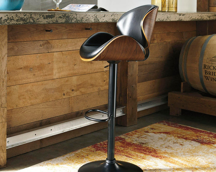 Signature Design Brown Tall UPH Swivel Barstool(1/CN)