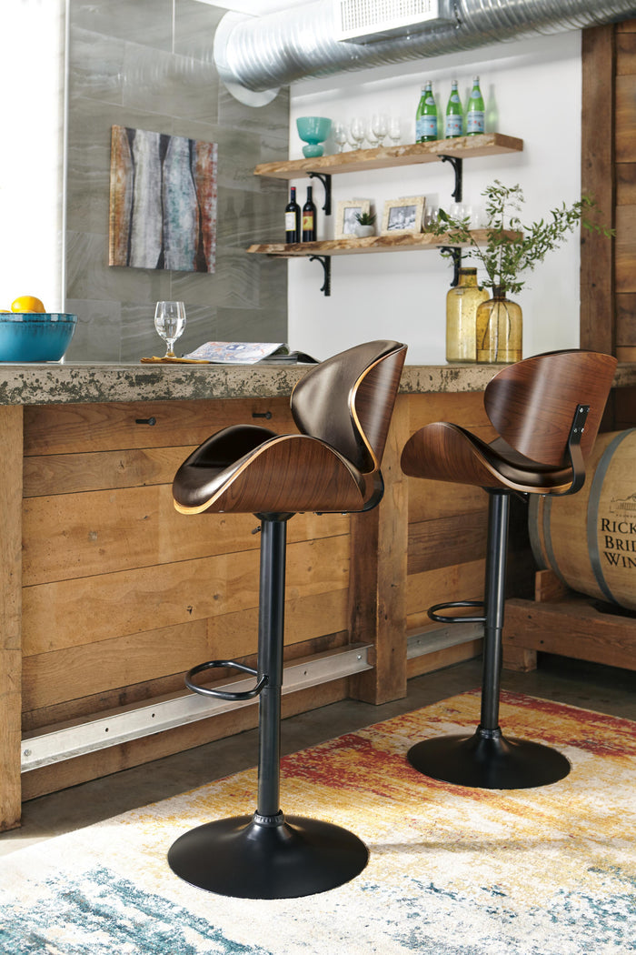Signature Design Brown Tall UPH Swivel Barstool(1/CN)