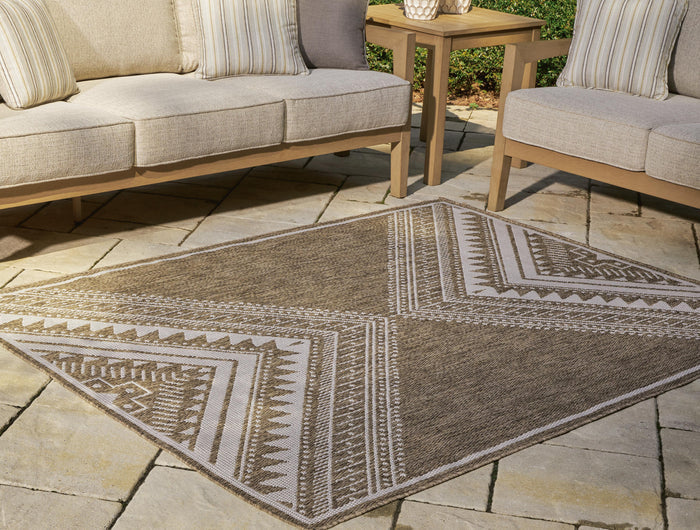 Signature Design I/O Large Rug 7.89 FT by 10.08 FT