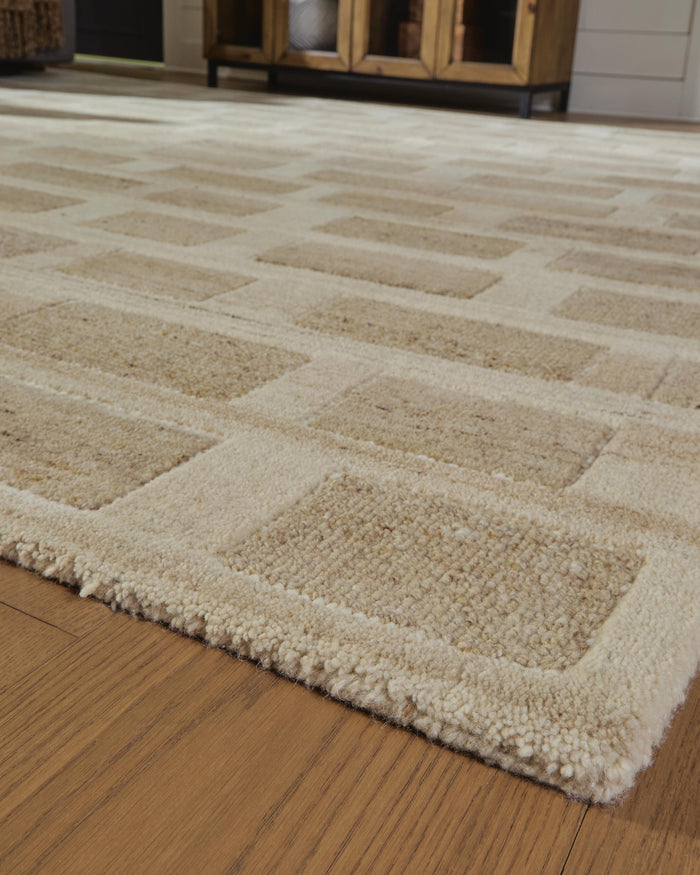 Signature Design Medium Rug 4.92 FT by 6.94 FT