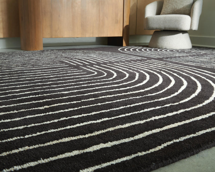 Signature Design Medium Rug 4.96 FT by 6.81 FT