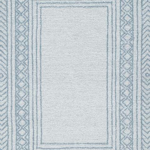 Signature Design Medium Rug 4.96 FT by 6.9 FT
