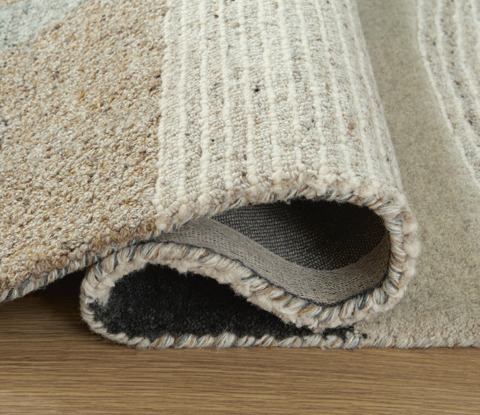 Signature Design Medium Rug 5 FT by 6.88 FT