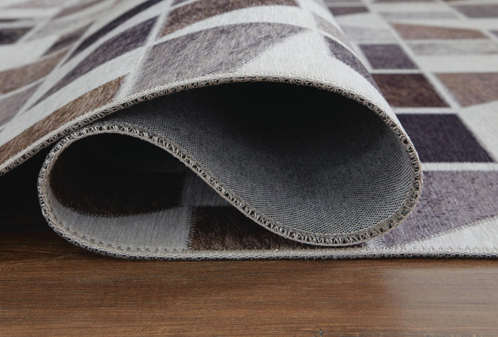 Signature Design Medium Rug 5 FT by 6.96 FT