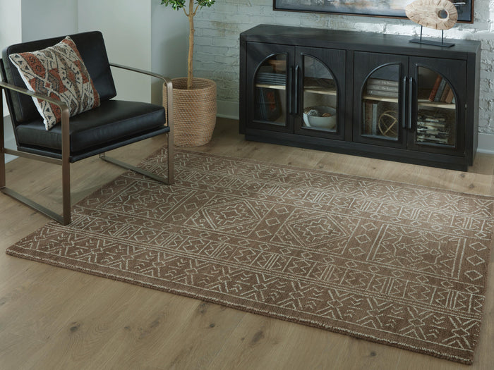 Signature Design Medium Rug 5 FT by 6.98 FT