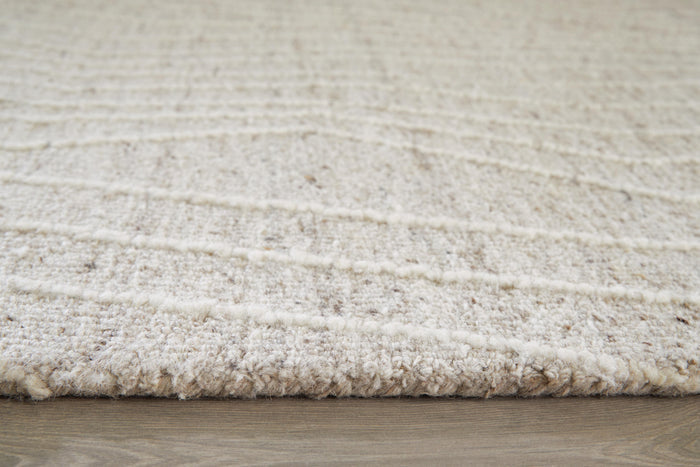 Signature Design Medium Rug 5.01 FT by 7.02 FT