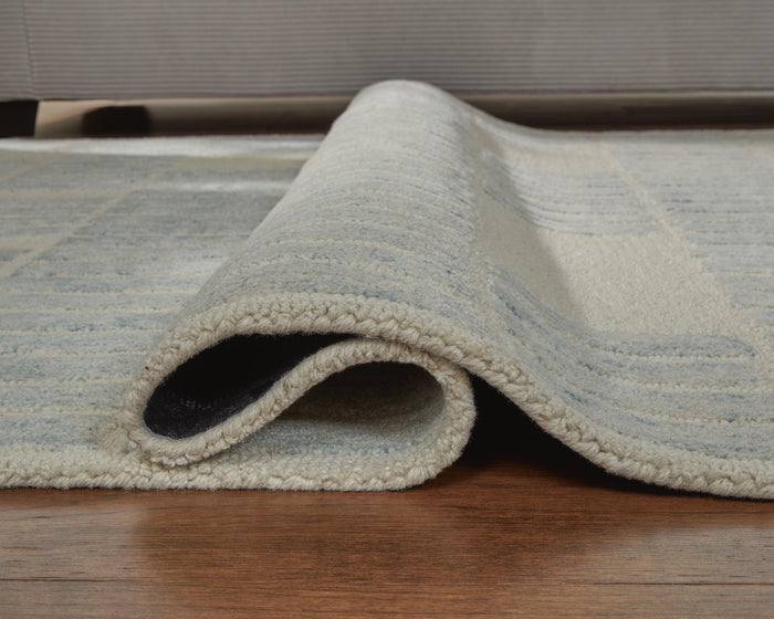 Signature Design Medium Rug 5.03 FT by 6.91 FT