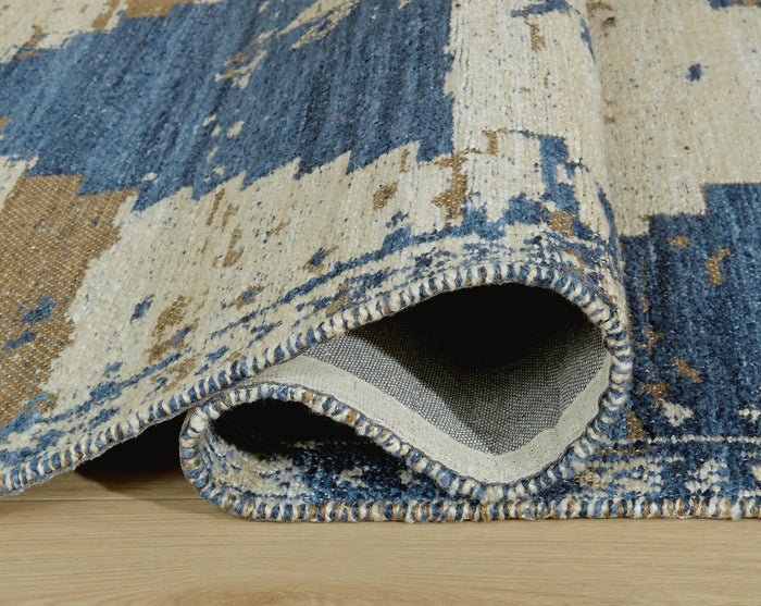 Signature Design Medium Rug 5.04 FT by 6.75 FT