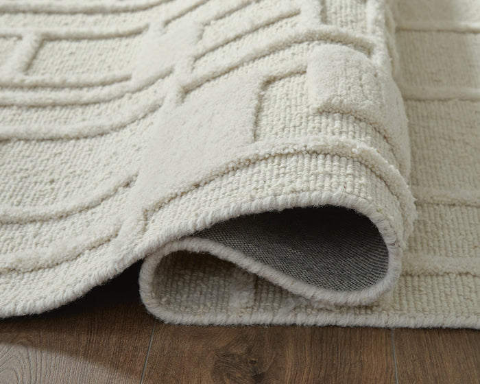 Signature Design Medium Rug 5.04 FT by 6.98 FT