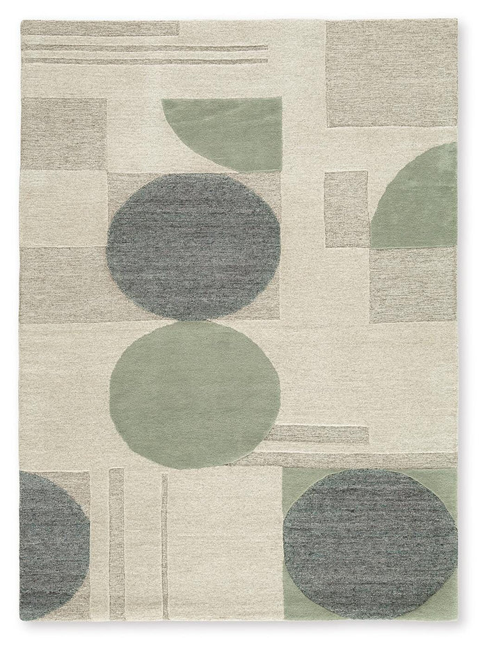 Signature Design Medium Rug 5.04 FT by 7 FT