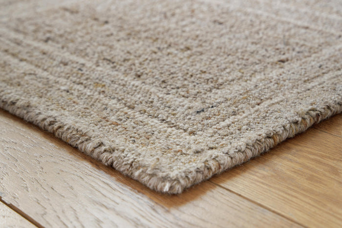 Signature Design Medium Rug 5.14 FT by 7.01 FT