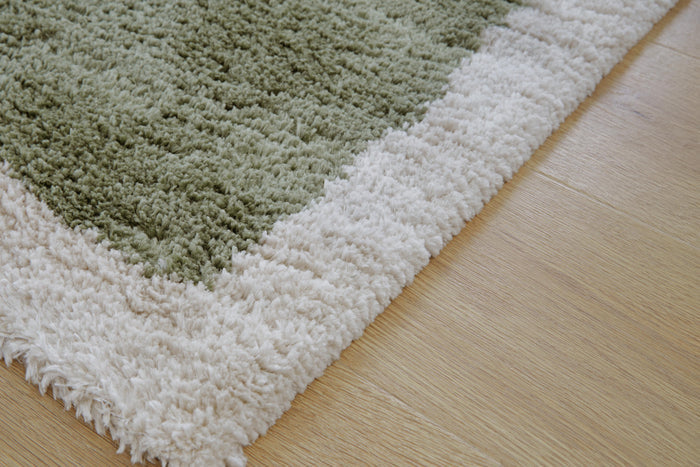 Signature Design Medium Rug 5.25 FT by 7 FT