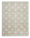 Signature Design Medium Rug 5.25 FT by 7.08 FT