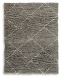 Signature Design Medium Rug 5.35 FT by 7.29 FT